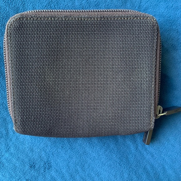 Authentic Gucci compact wallet brown - Picture 2 of 5